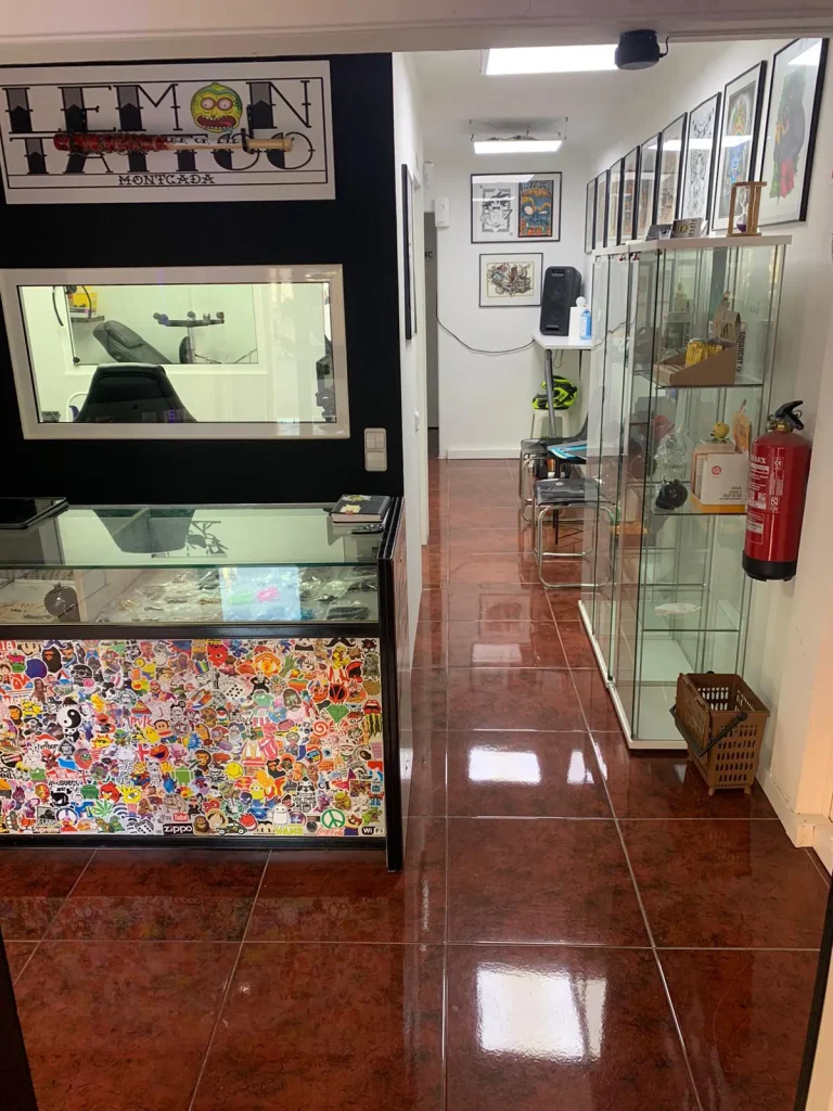 Reforma local comercial de tatuajes